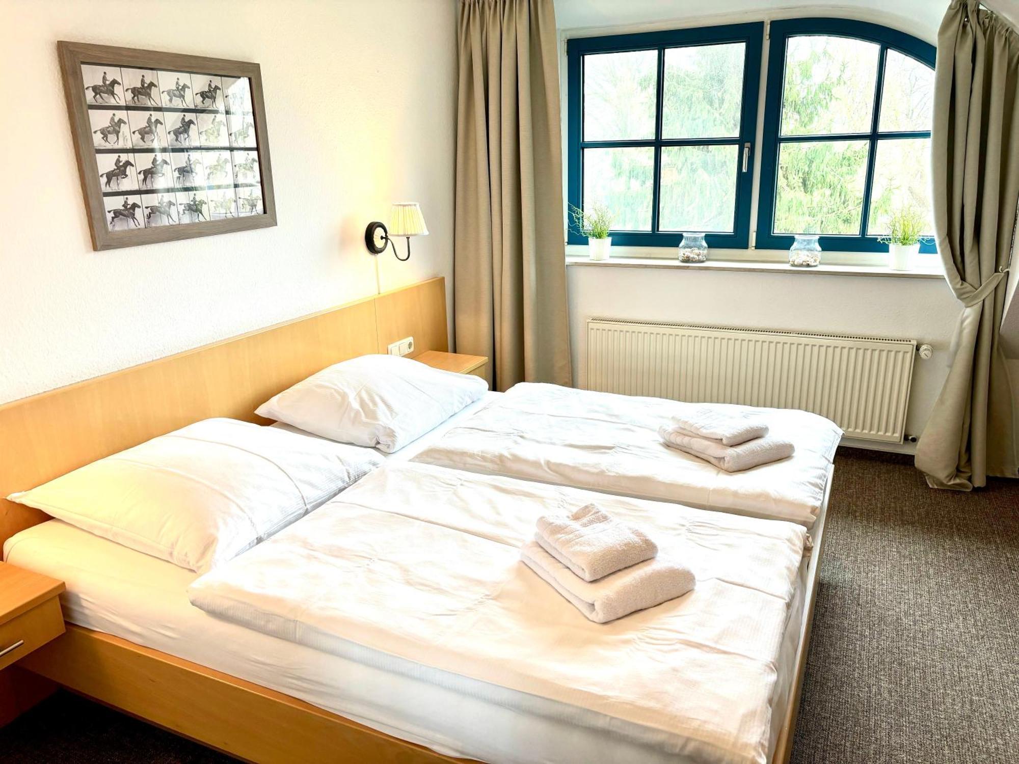 Komfortables Reetdachferienhaus Hasel 1 Puddemin Kültér fotó